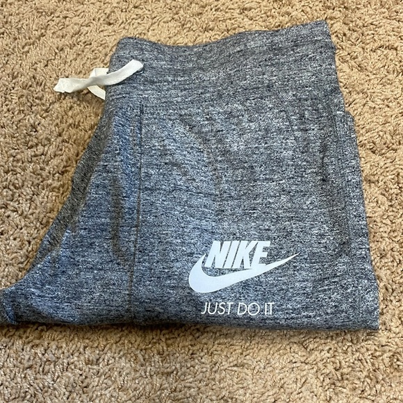 Nike jogger sweatpants - Picture 11 of 11